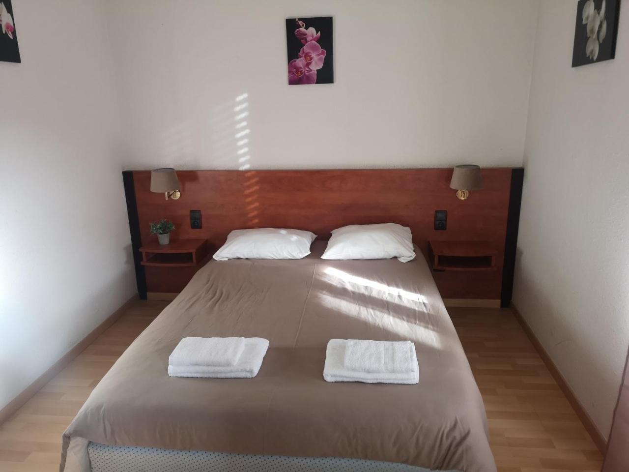 Hôtel Castel d'Olmes Tabre Buitenkant foto